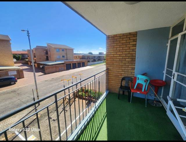 2 BEDROOM TOWNHOUSE FOR SALE IN NEW REDRUTH